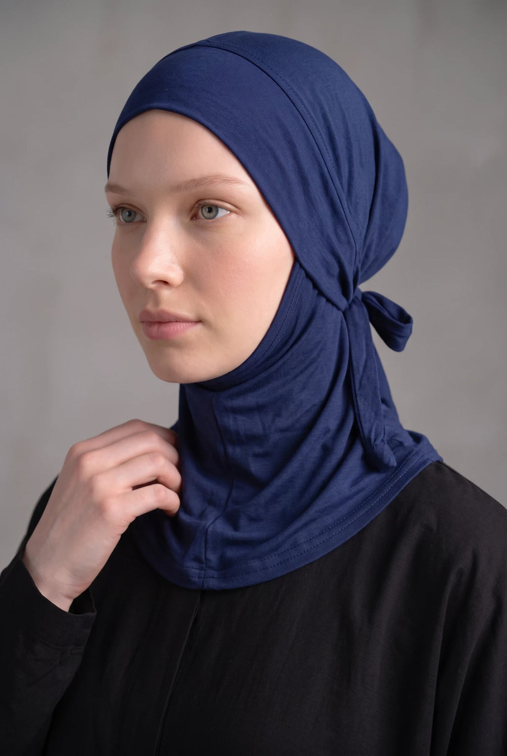 Essential Tie Bonnet