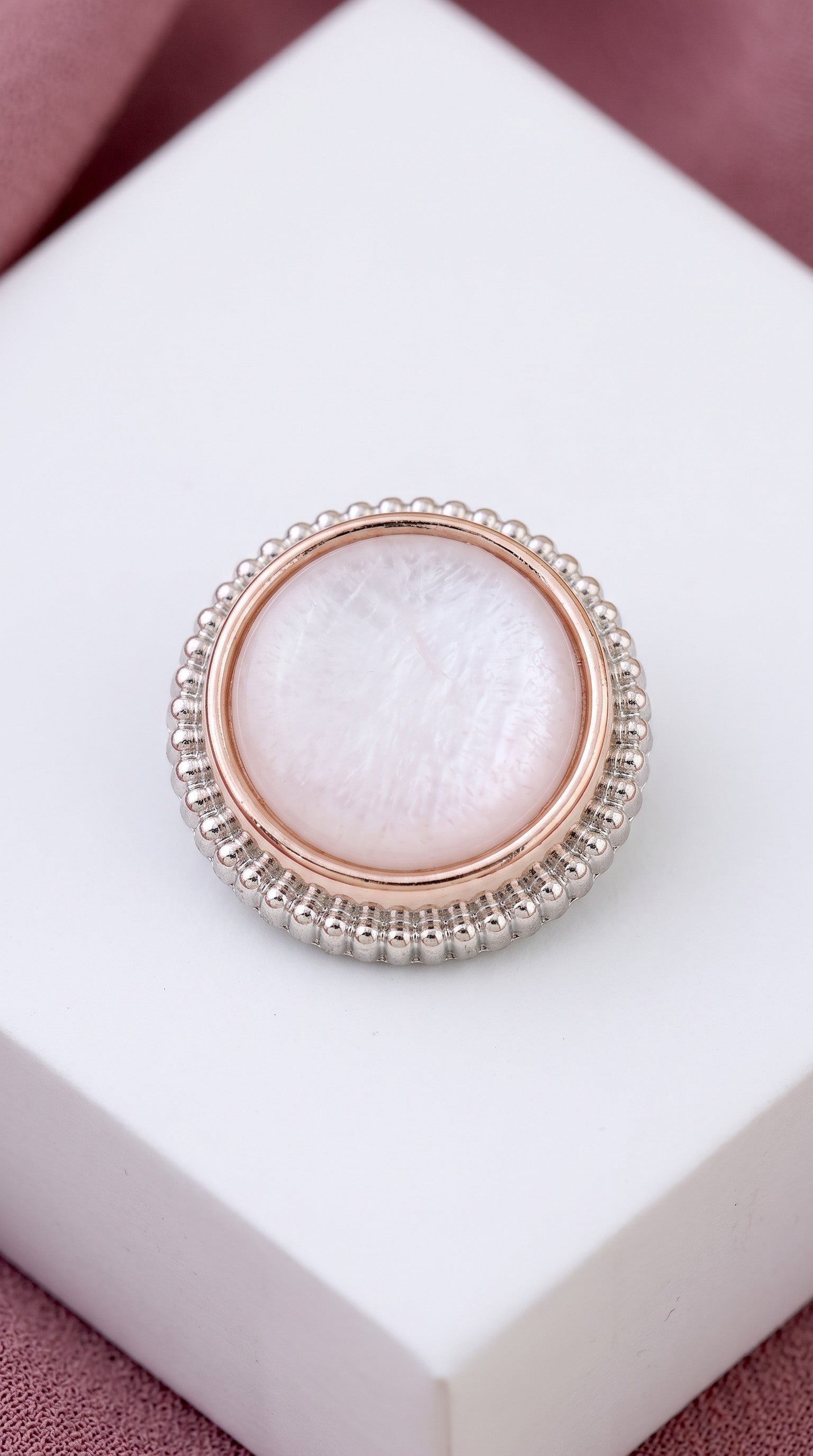 Pearl Rose Magnet