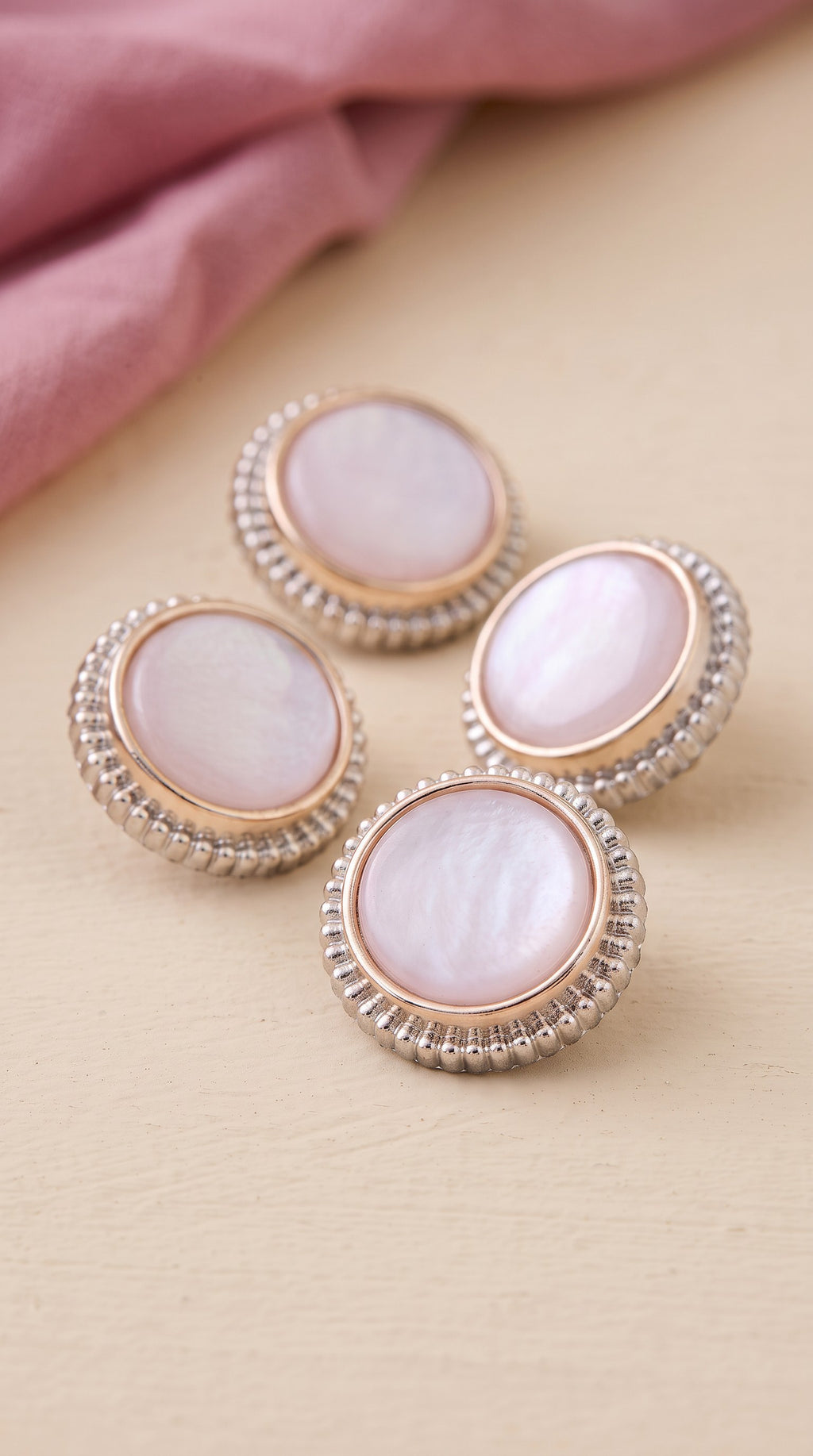 Pearl Rose Magnet