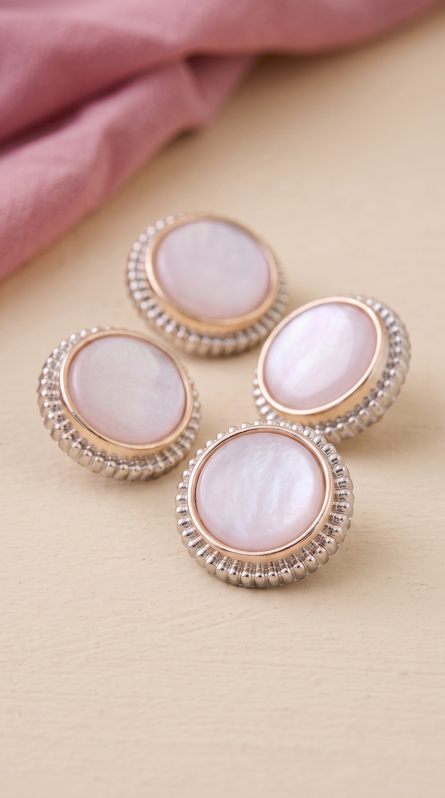 Pearl Rose Magnet